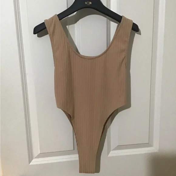 Very Nice CAPELLA BodySuit Size Small.Snaps on Bottom.Great Condition.See Pics. - Picture 2 of 4